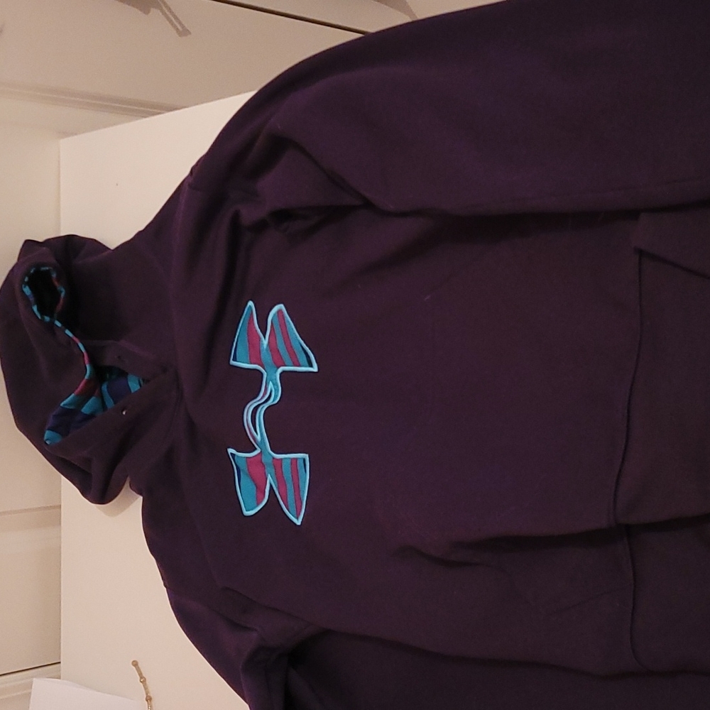 Under Armour Sweatshirt